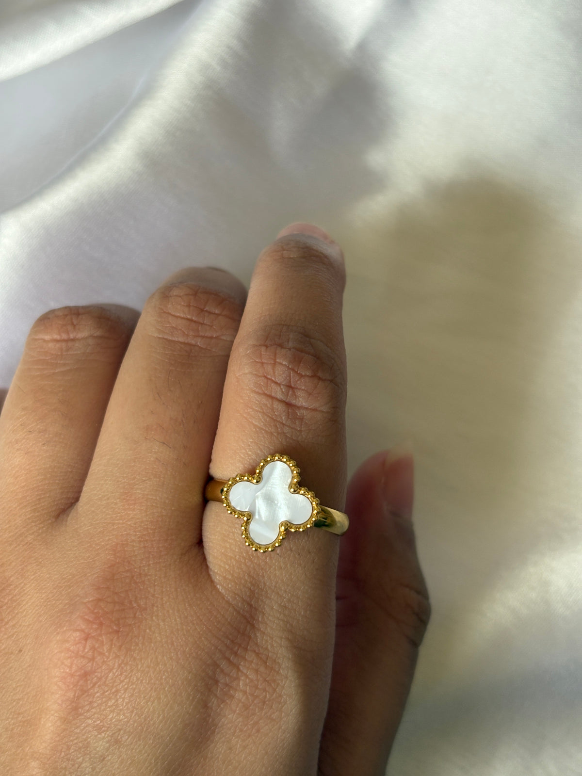 Clover Rings