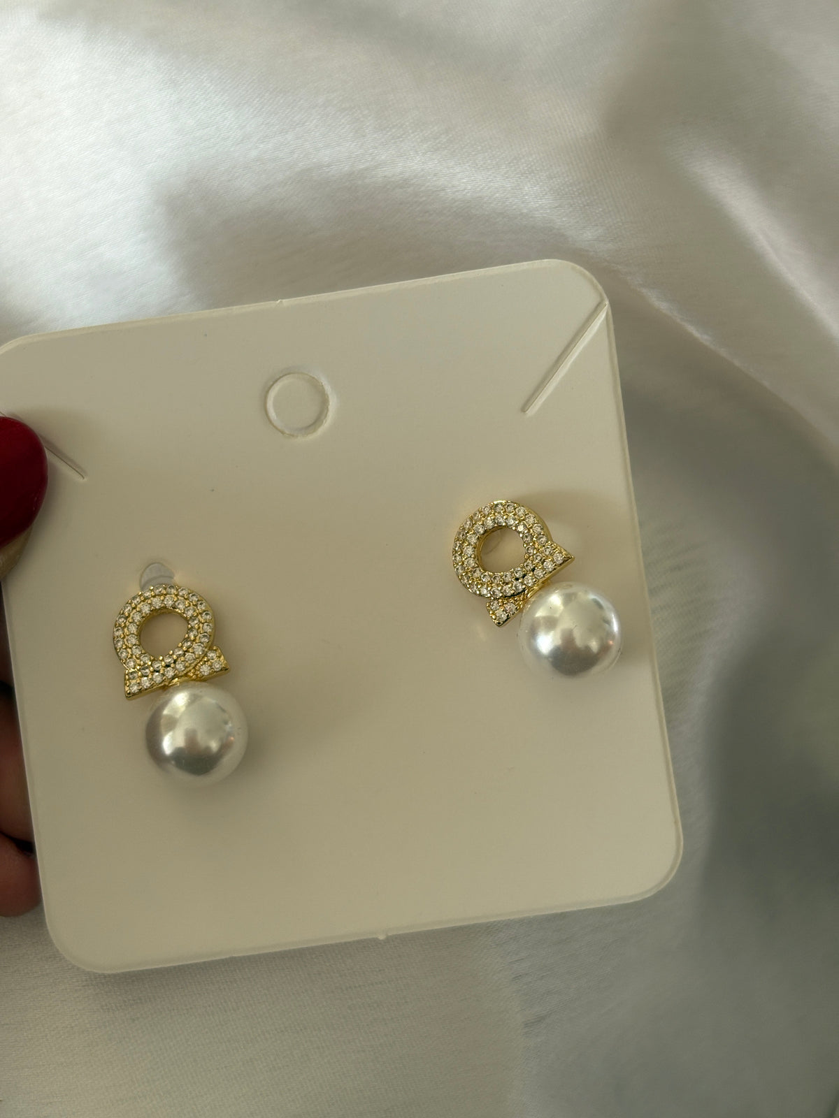 Pearly Studs