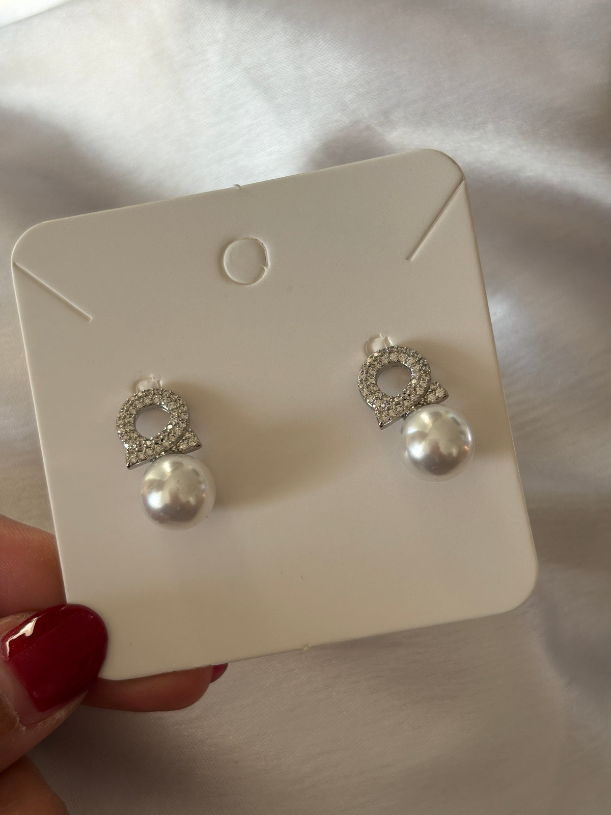 Pearly Studs