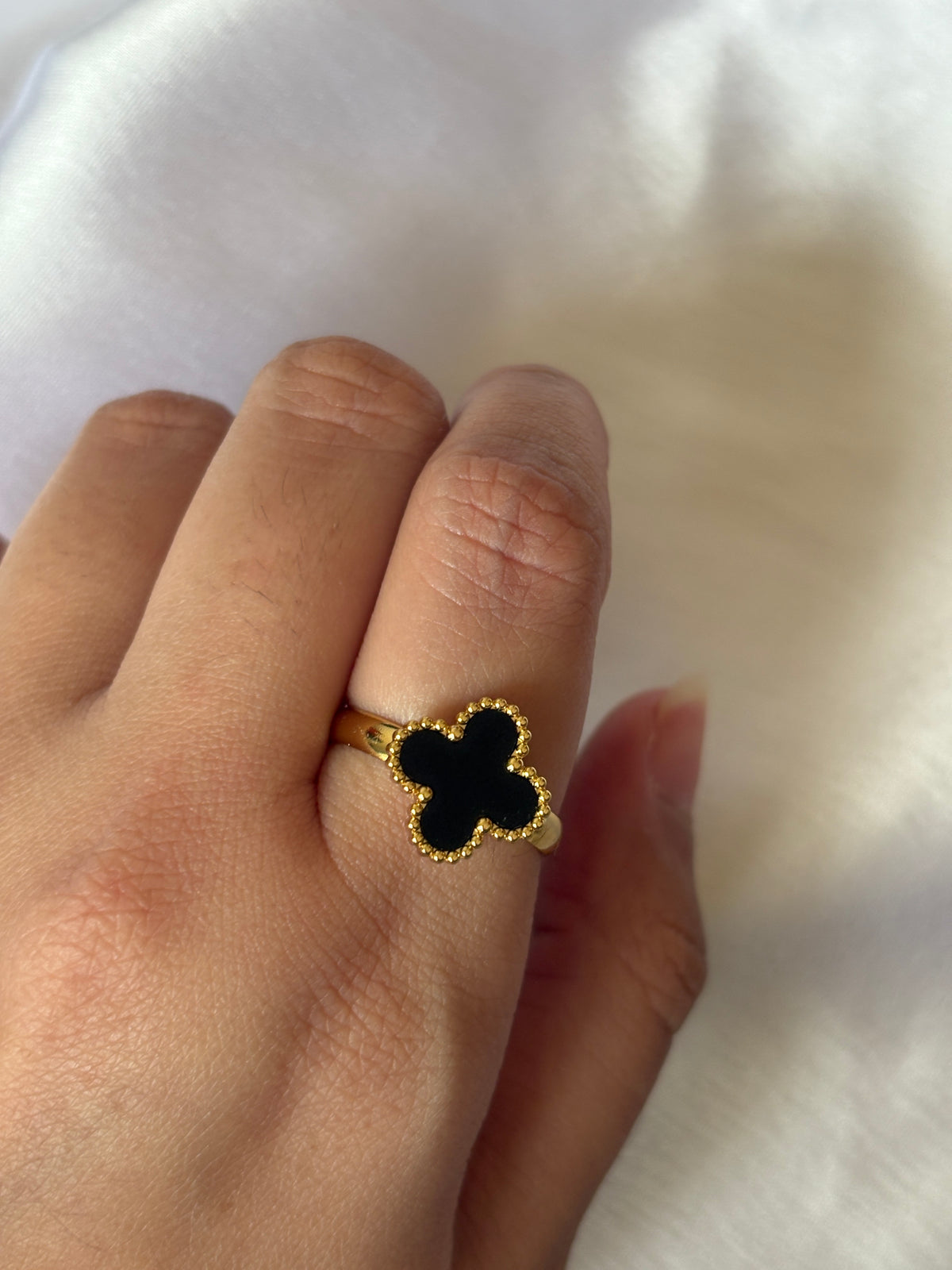 Clover Rings