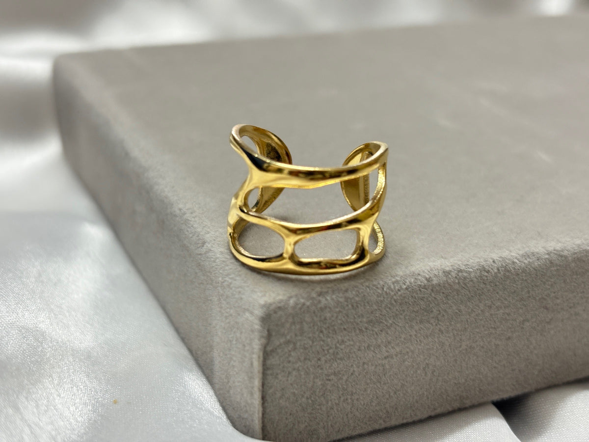 Cage Ring