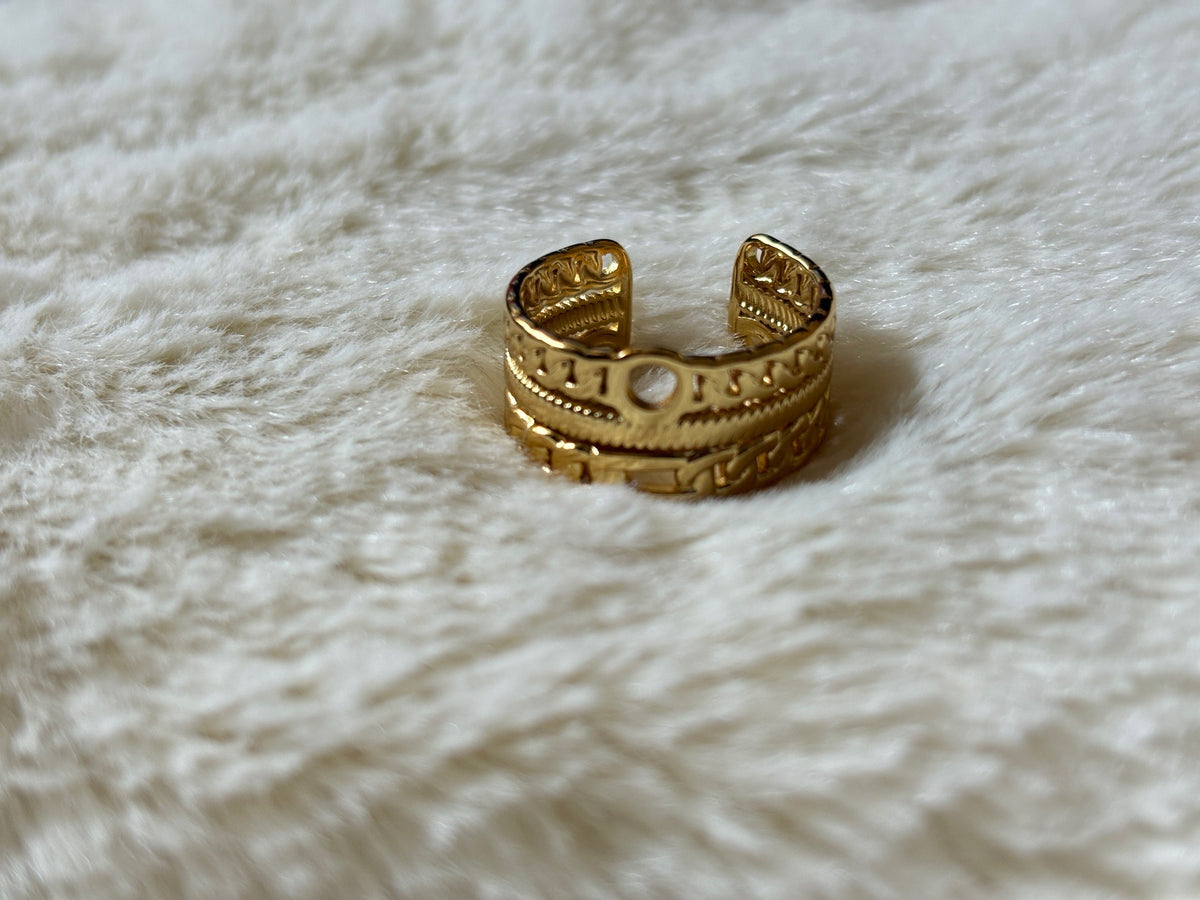 Thick Golden Ring