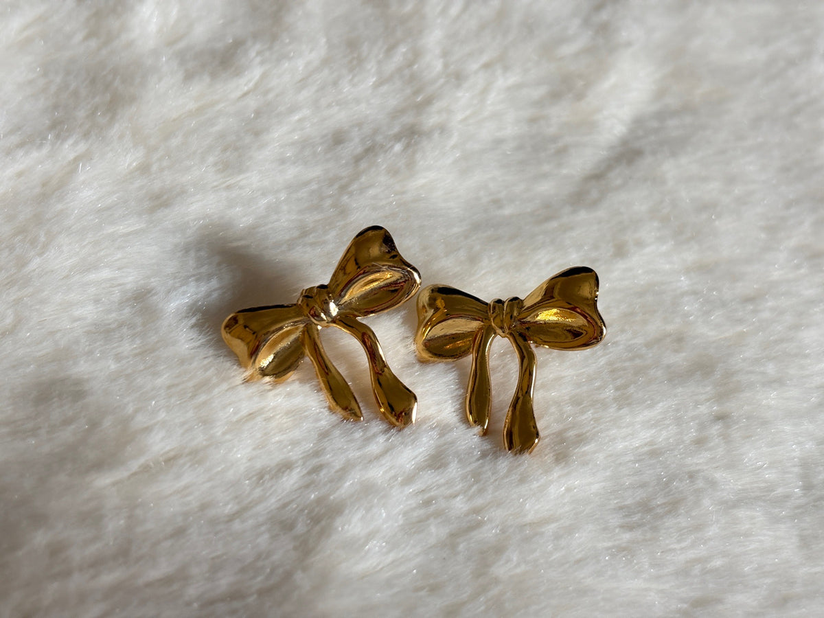 Thick Bow Studs