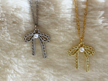 Bow with Pearl