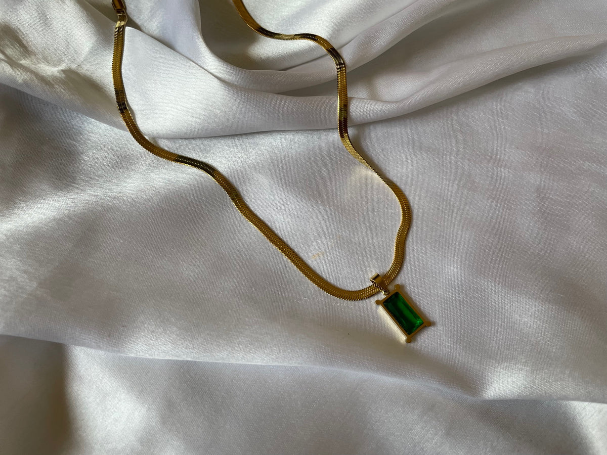 Emerald Thick Necklace