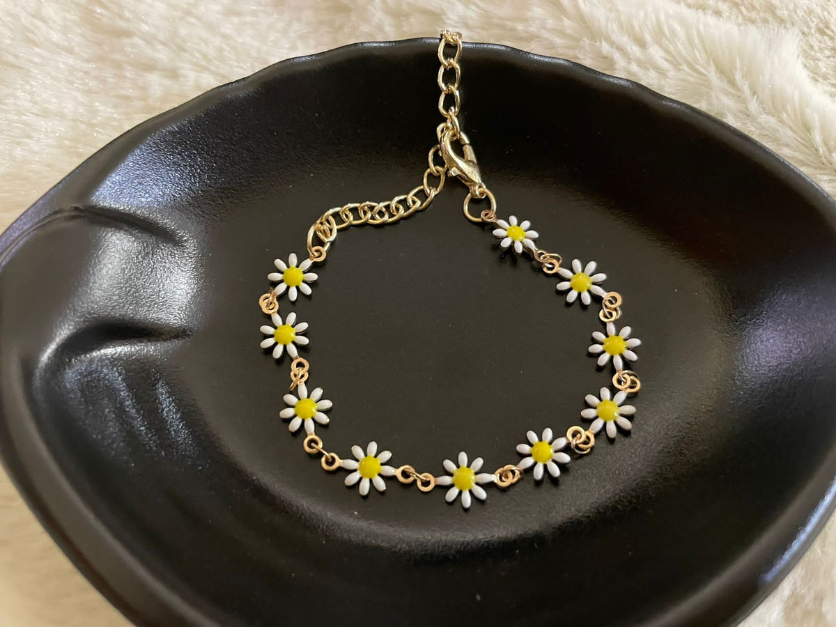 Mini Daisy Bracelet