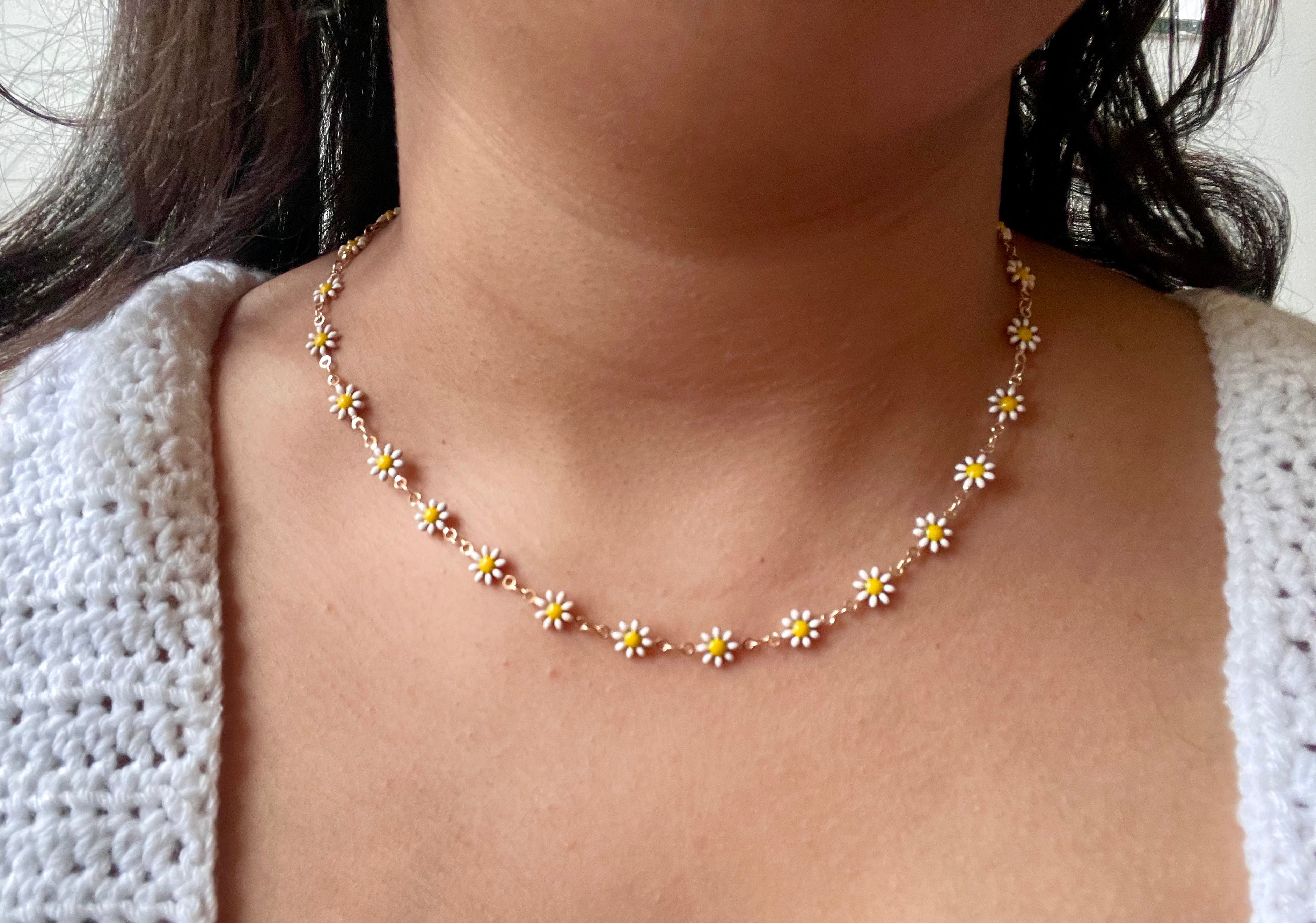 Mini Daisy Necklace